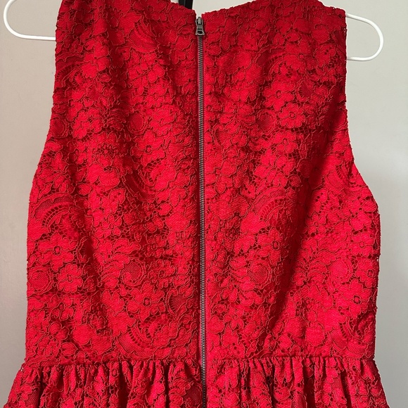 Alice + Olivia Kappa V-Neck Red Lace Party Dress - Picture 5 of 16